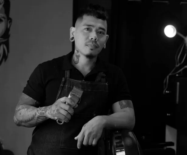 NOSOTROS Team Member 6